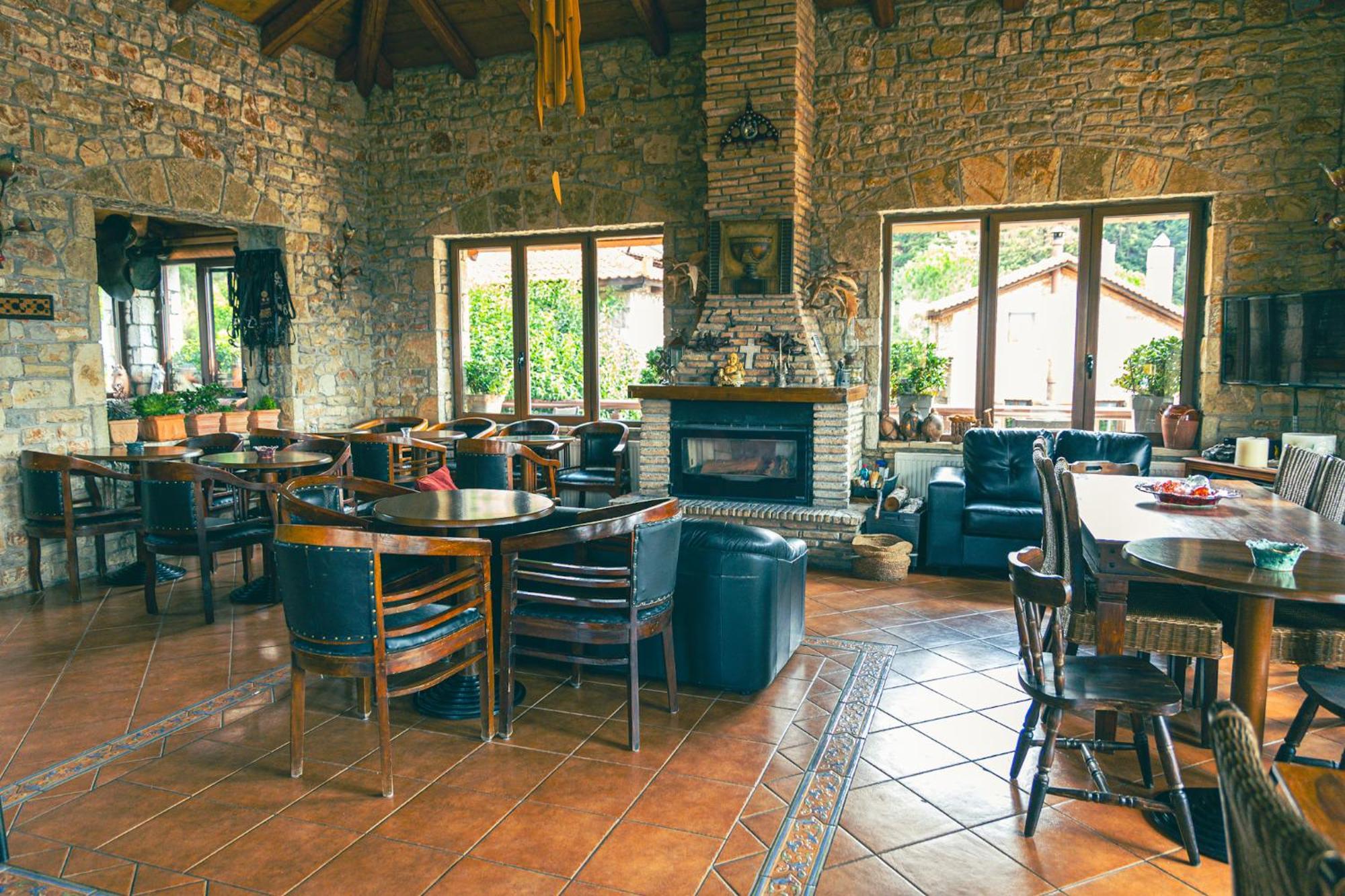 Georgio'S V Chalet Kalavrita Exterior photo